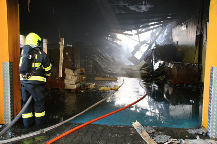 Požár v továrně Agba