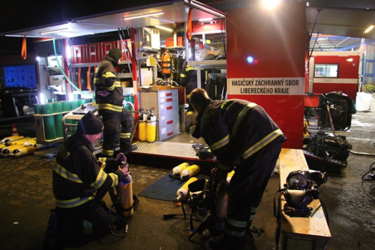 Požár v továrně Agba