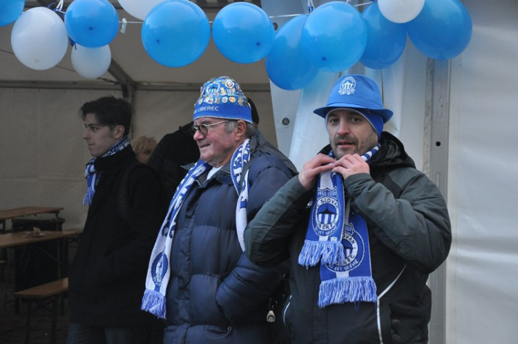 Do Liberce se sjelo 300 francouzských fanoušků, policie zatím práci neměla