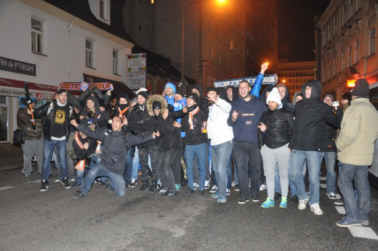 Do Liberce se sjelo 300 francouzských fanoušků, policie zatím práci neměla