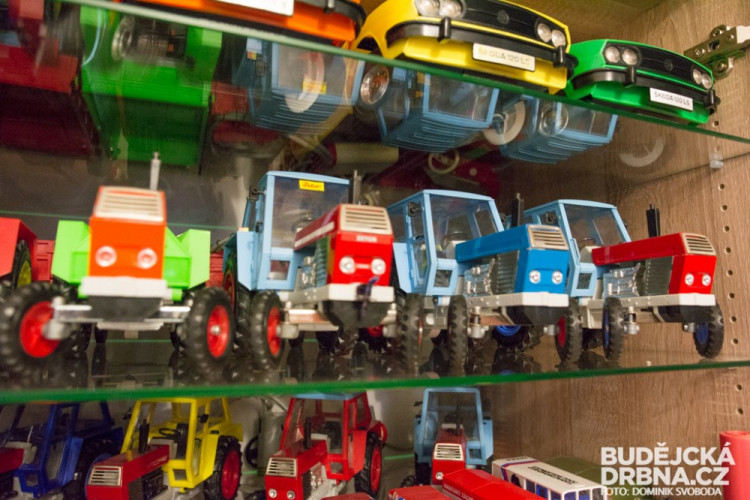 Ve sbírce má přes 600 kusů modelů