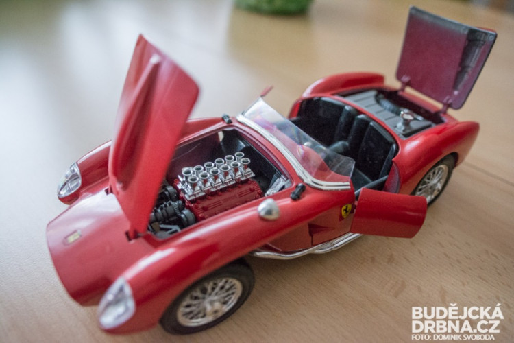 Ve sbírce má přes 600 kusů modelů