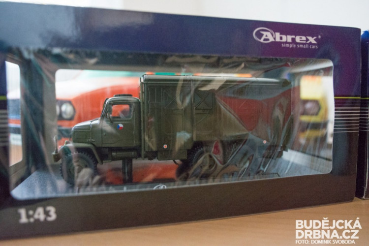 Ve sbírce má přes 600 kusů modelů