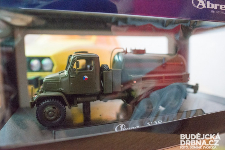 Ve sbírce má přes 600 kusů modelů