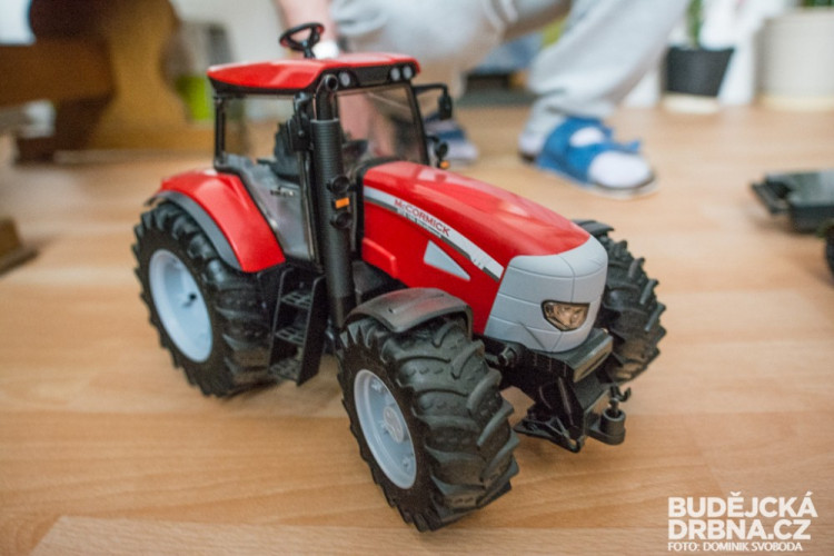 Ve sbírce má přes 600 kusů modelů