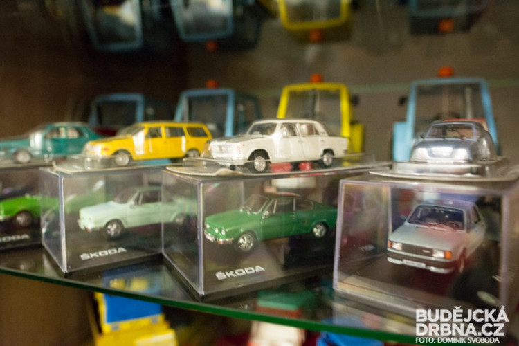 Ve sbírce má přes 600 kusů modelů