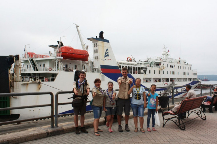 Auto už je na lodi. Červenec 2015