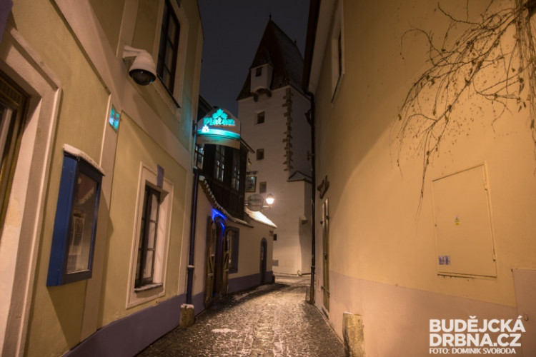 Noční zasněžené České Budějovice