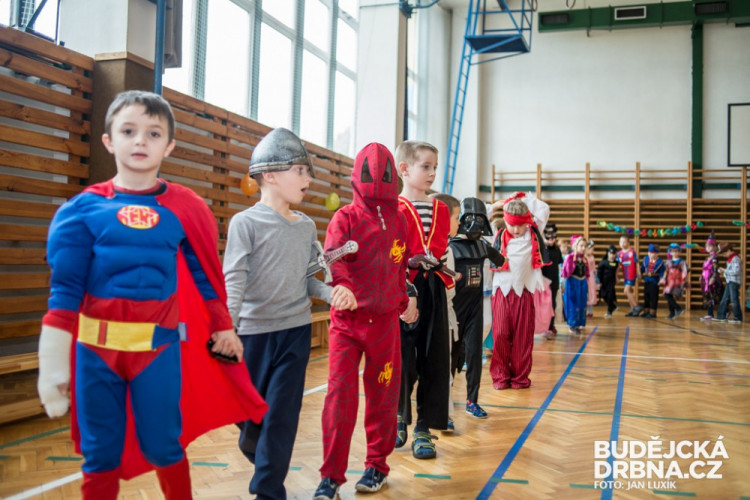 Předávání pololetních vysvědčení