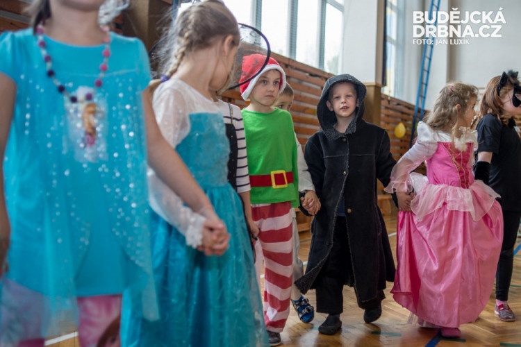 Předávání pololetních vysvědčení