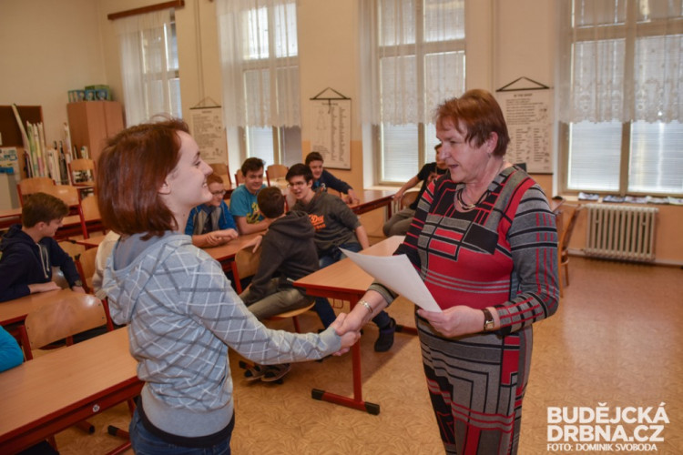 Předávání pololetních vysvědčení