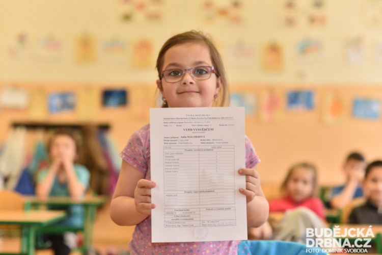 Předávání pololetních vysvědčení