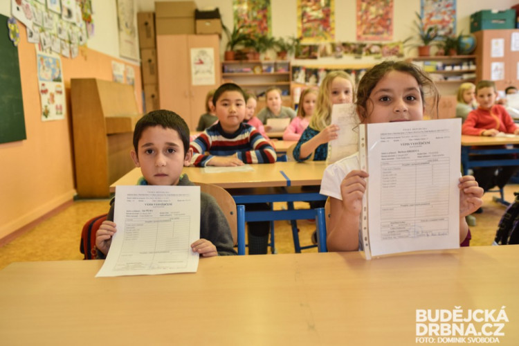 Předávání pololetních vysvědčení