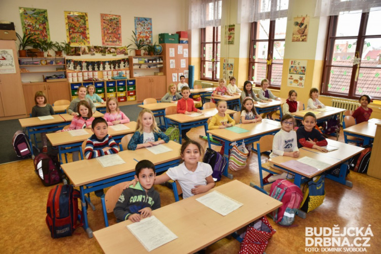 Předávání pololetních vysvědčení