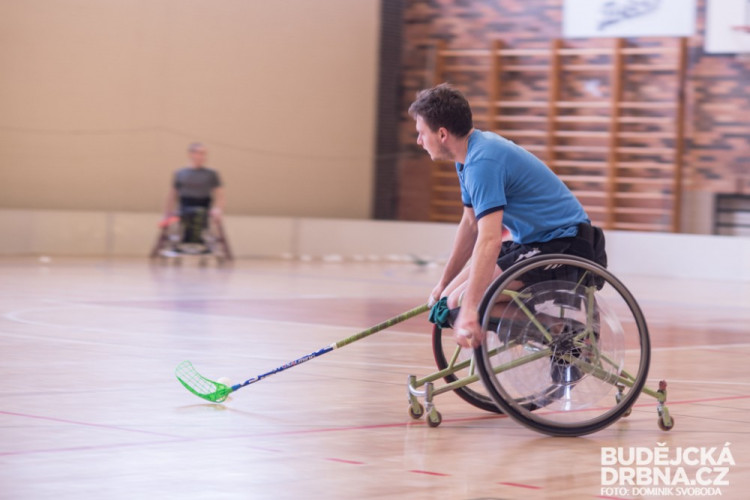 Soustředění florbalové reprezentace vozíčkářů