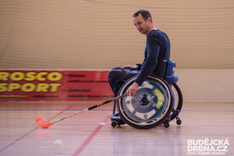 Soustředění florbalové reprezentace vozíčkářů