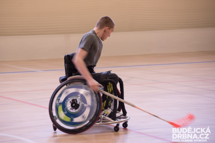 Soustředění florbalové reprezentace vozíčkářů