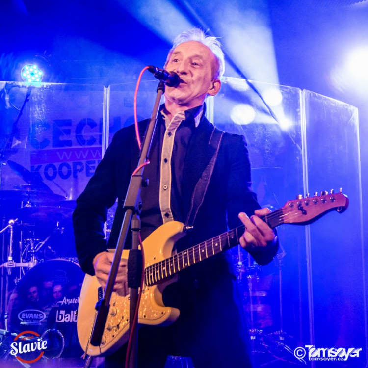 Čechomor zazpíval dvakrát Budějcím