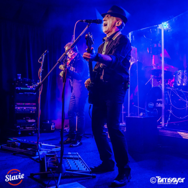 Čechomor zazpíval dvakrát Budějcím