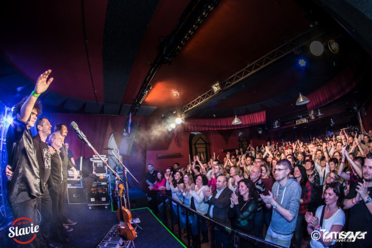 Čechomor zazpíval dvakrát Budějcím