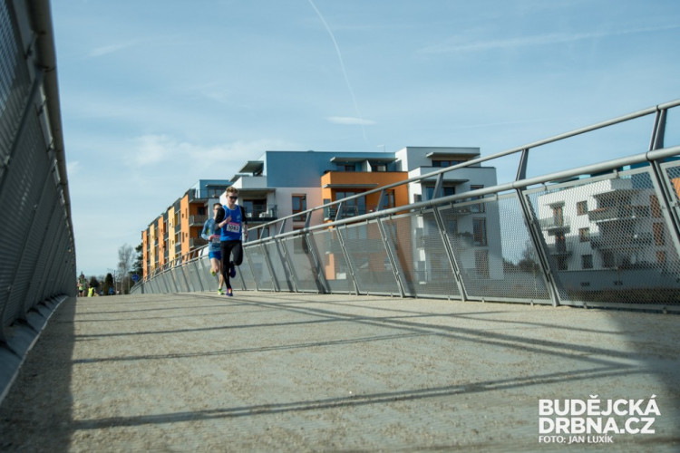 Winter Run se zúčastnila početná skupina běžeckých nadšenců