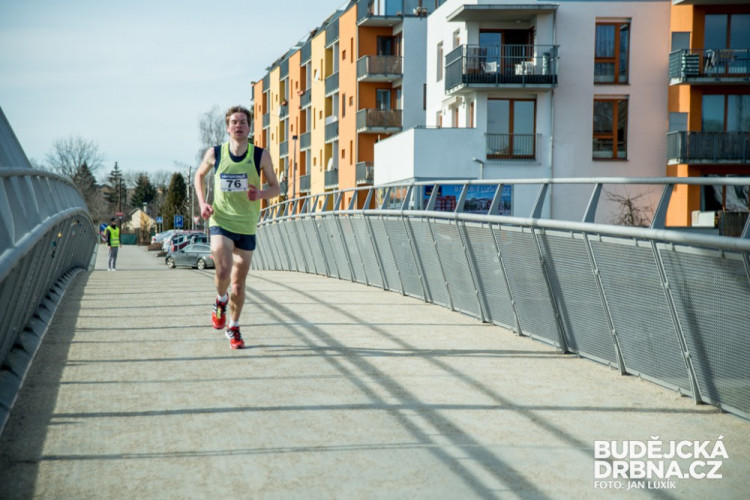 Winter Run se zúčastnila početná skupina běžeckých nadšenců