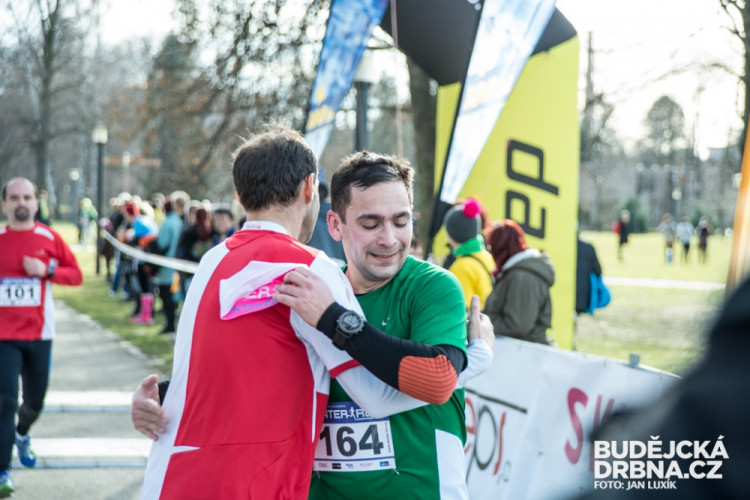 Winter Run se zúčastnila početná skupina běžeckých nadšenců