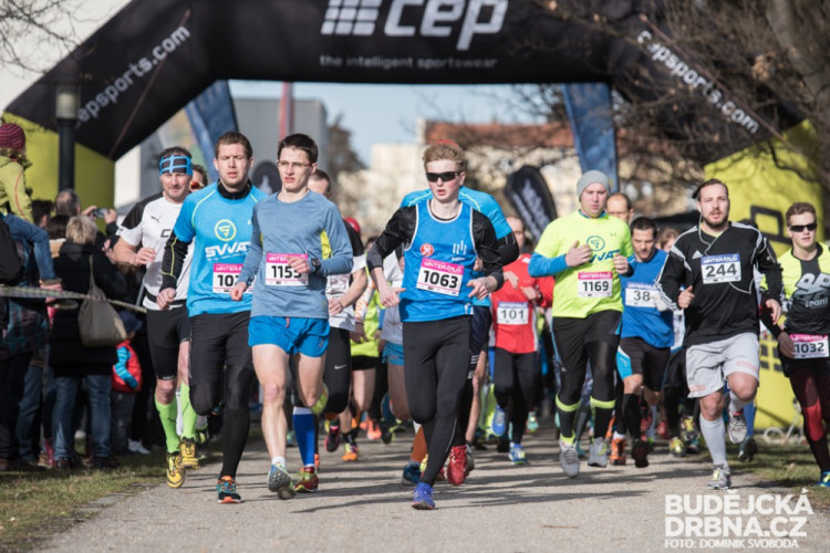 Winter Run se zúčastnila početná skupina běžeckých nadšenců