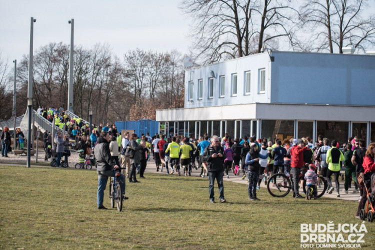 Winter Run se zúčastnila početná skupina běžeckých nadšenců