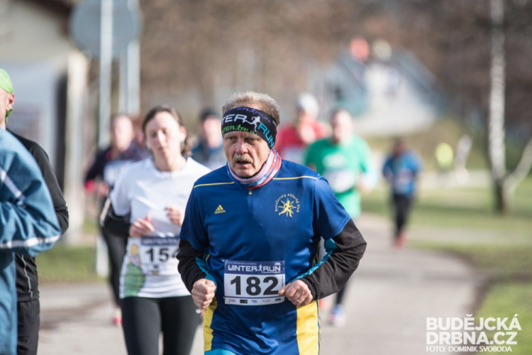 Winter Run se zúčastnila početná skupina běžeckých nadšenců