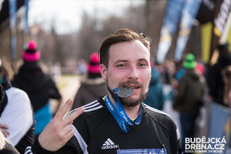 Winter Run se zúčastnila početná skupina běžeckých nadšenců