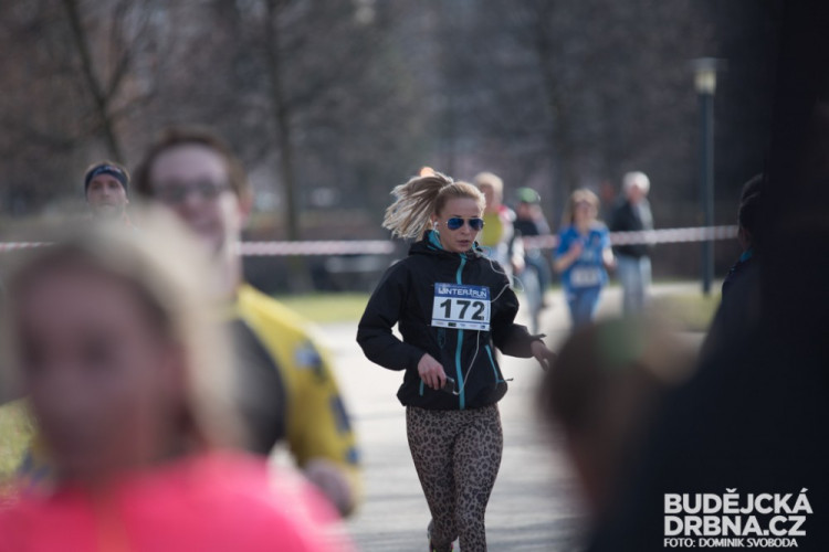 Winter Run se zúčastnila početná skupina běžeckých nadšenců