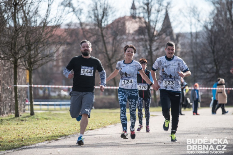 Winter Run se zúčastnila početná skupina běžeckých nadšenců