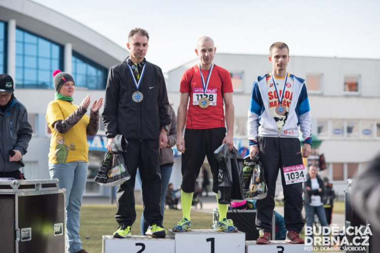 Winter Run se zúčastnila početná skupina běžeckých nadšenců