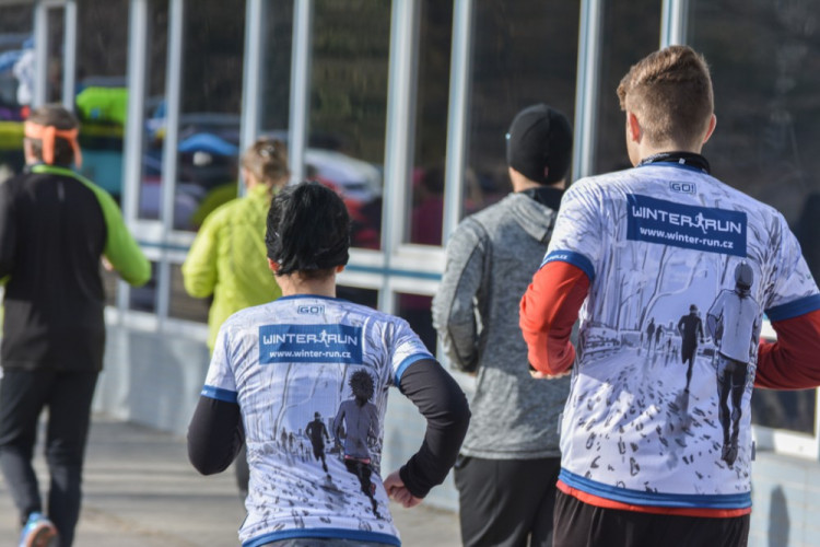 Winter Run se zúčastnila početná skupina běžeckých nadšenců