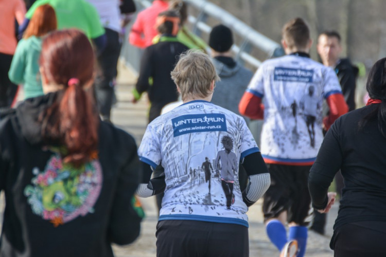 Winter Run se zúčastnila početná skupina běžeckých nadšenců