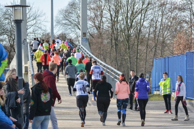 Winter Run se zúčastnila početná skupina běžeckých nadšenců