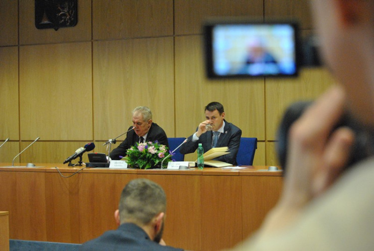 První den prezidentské návštěvy v Libereckém kraji