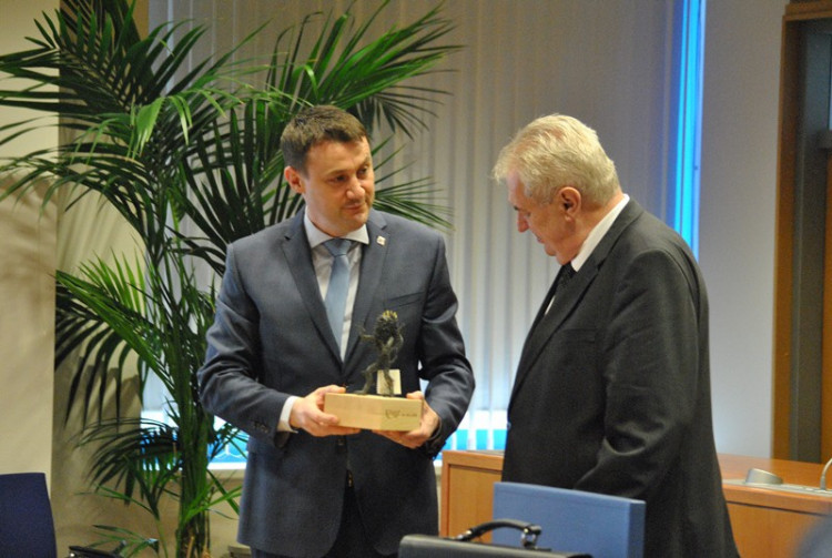 První den prezidentské návštěvy v Libereckém kraji