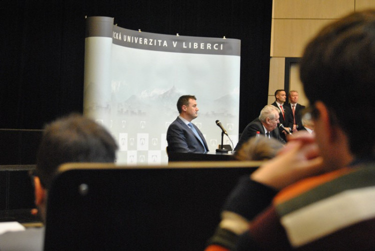 První den prezidentské návštěvy v Libereckém kraji