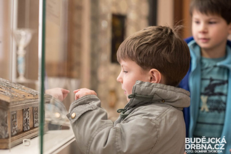 Bronzový depot 220 žeber