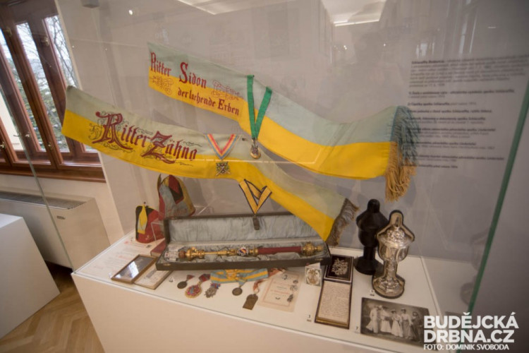 Bronzový depot 220 žeber