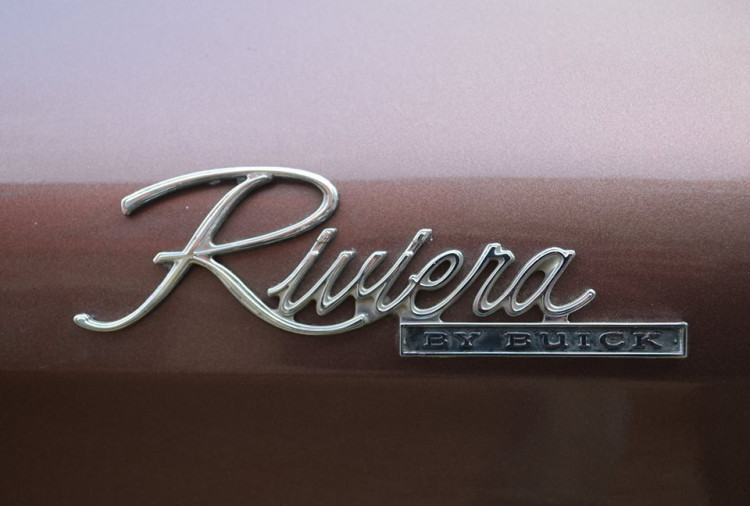 Setkání amerických automobilových veteránů na Sychrově