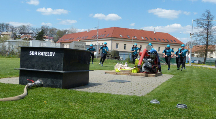 Dobrovolní hasiči - okrsková soutěž v Batelově, 7.5.2016