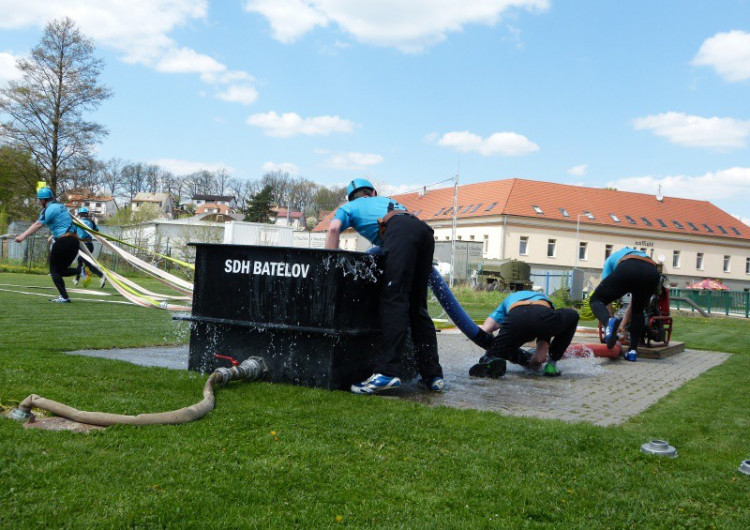 Dobrovolní hasiči - okrsková soutěž v Batelově, 7.5.2016