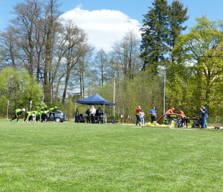 Dobrovolní hasiči - okrsková soutěž v Batelově, 7.5.2016