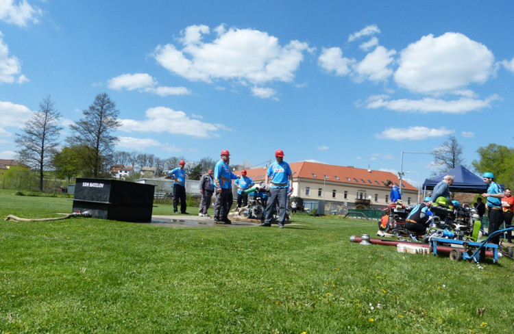 Dobrovolní hasiči - okrsková soutěž v Batelově, 7.5.2016