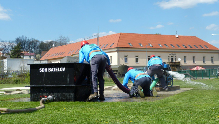 Dobrovolní hasiči - okrsková soutěž v Batelově, 7.5.2016