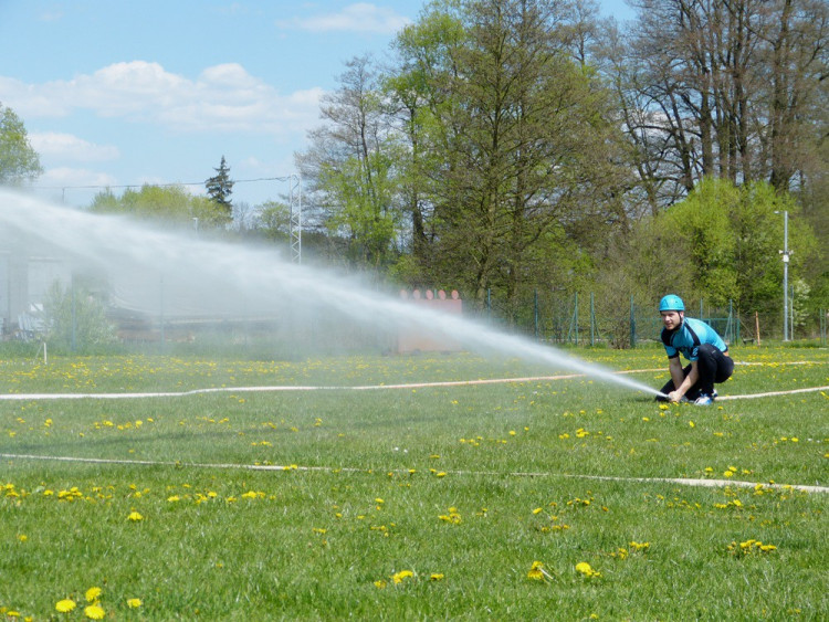Dobrovolní hasiči - okrsková soutěž v Batelově, 7.5.2016