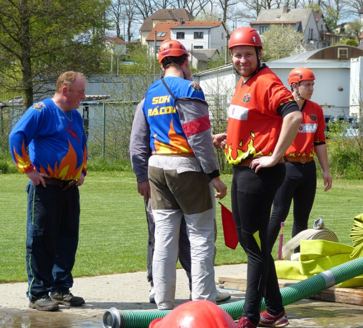 Dobrovolní hasiči - okrsková soutěž v Batelově, 7.5.2016